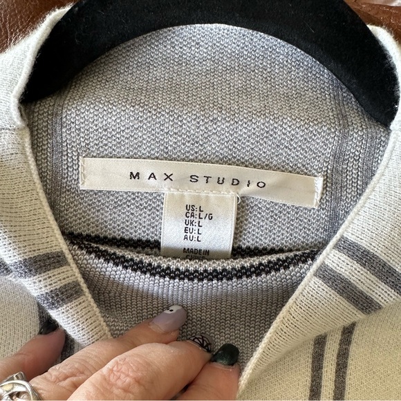 Super soft sweater. Size L NWT White with black and gray stripes - Picture 7 of 9